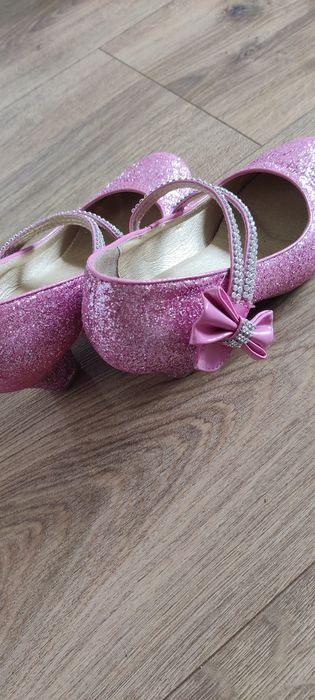 Świecące baletki na obcasie dla księżniczki