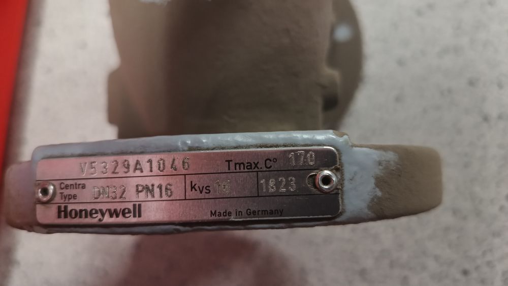 Zawór regulacyjny 3 drogowy Honeywell dn32