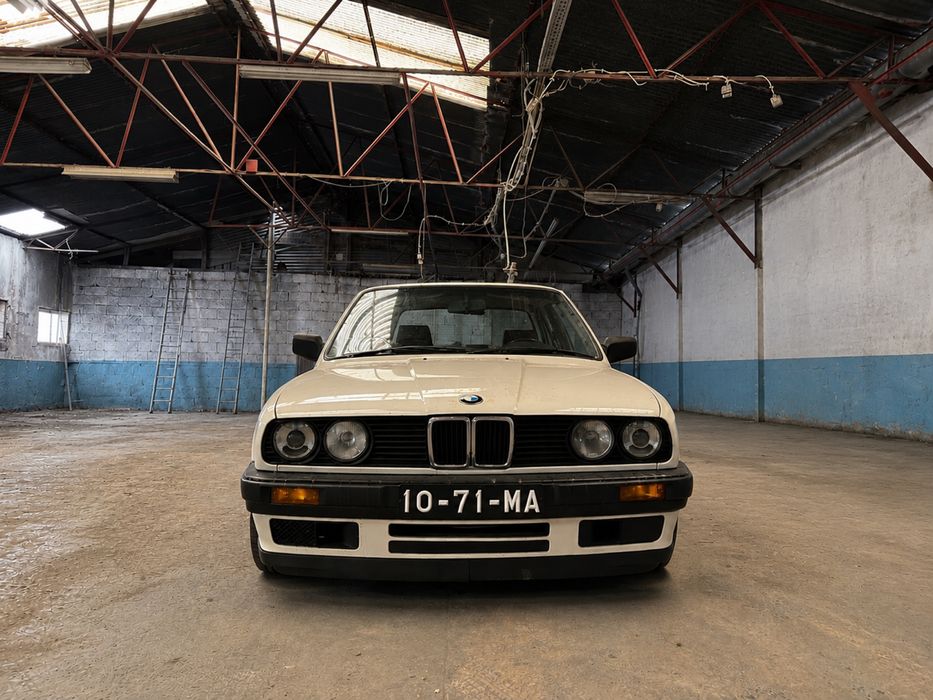 BMW e30 316 baixa quilometragem