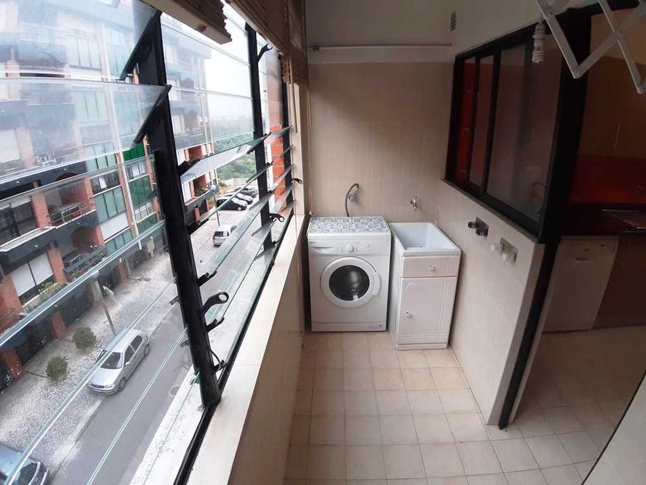 T2 com garagem e cozinha equipada em Celas