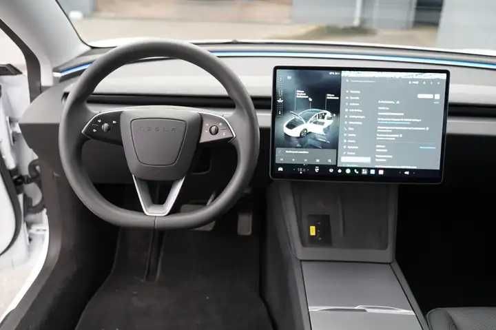 Tesla model 3 2024