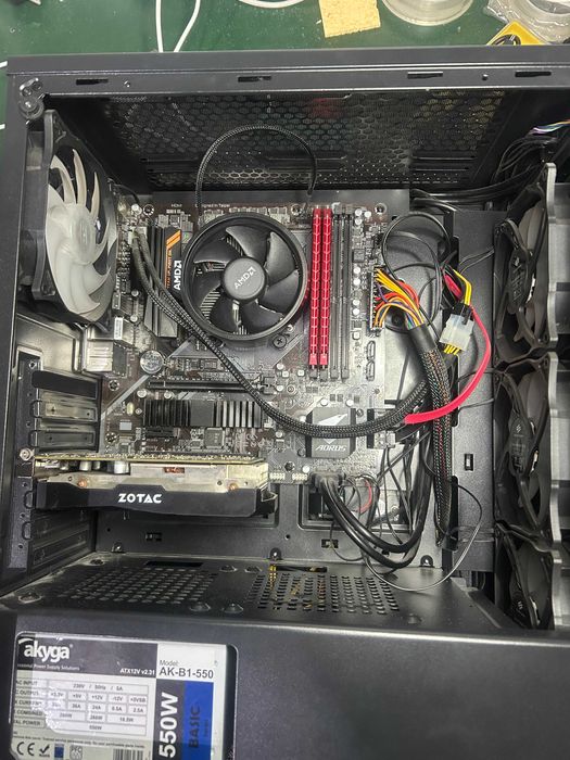 Komputer stacjonarny