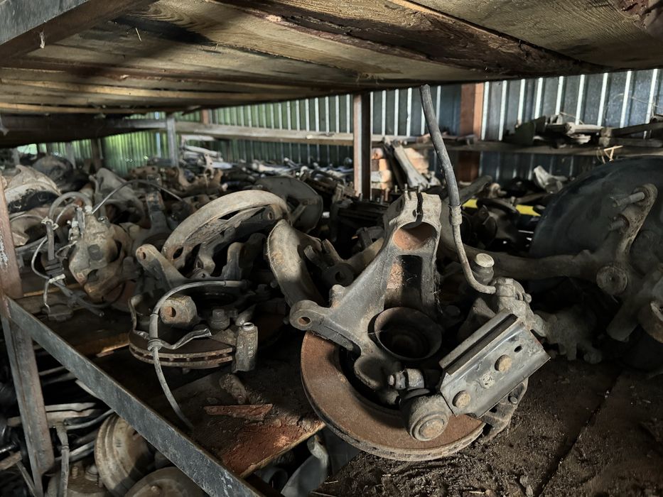 Разборка мазда 323 626 поворотные кулаки ступицы тормозной диск супорт