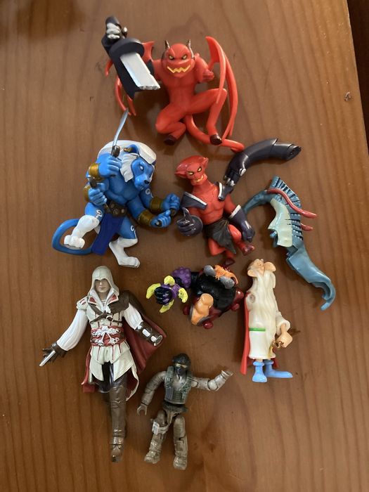 Coleção de figuras e dinossauros para menino LEGO CLash of Heroes