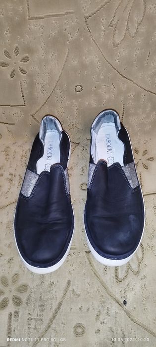 Sprzedam półbuty filmy Lasocki skórzana