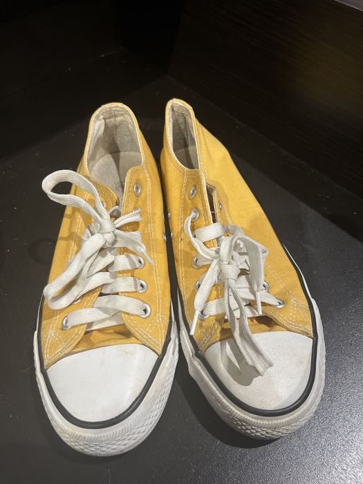 All stars em Rosa Velho e amarelo