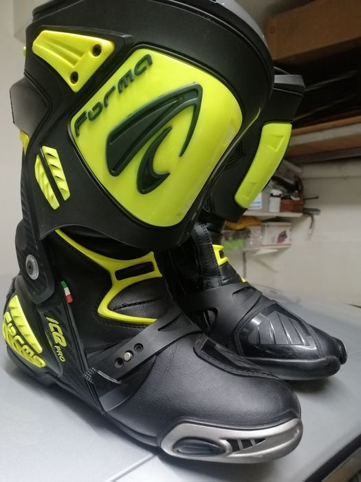 Fato,botas  e calças