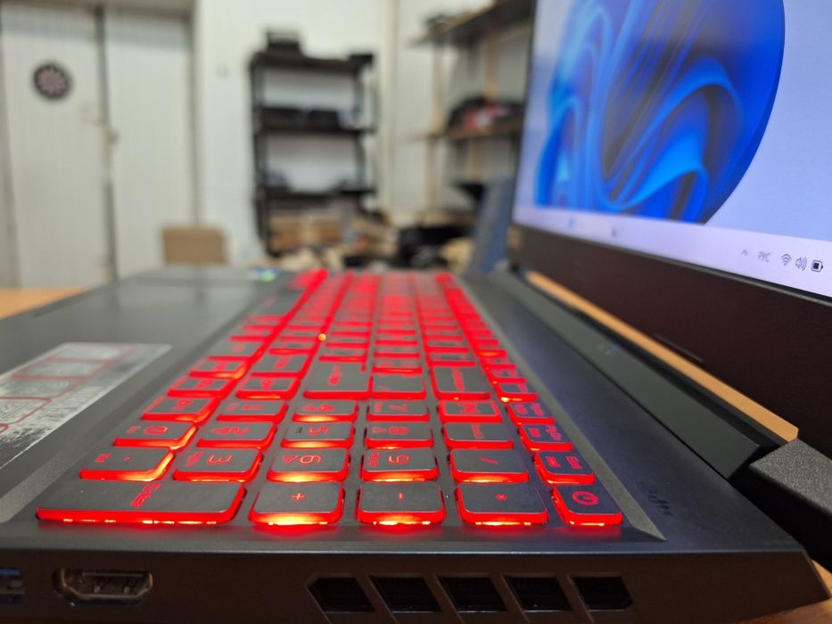 Acer Nitro 5 AN515-57 i5-11400H RTX 3050 4Gb DDR4 16Gb SSD + HDD