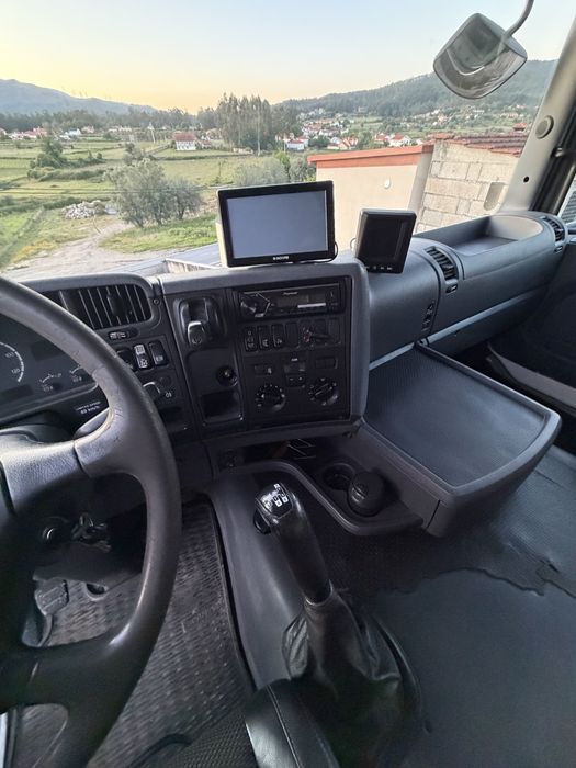 Scania G420 tribasculante 6x4