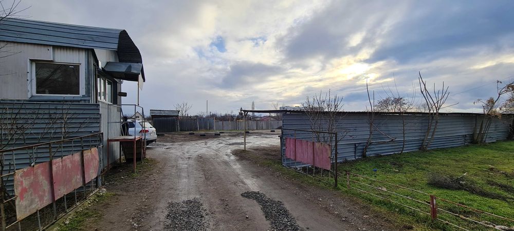 Продаж автостоянки території. 0.25 га. Октябрьске. Без комісії.