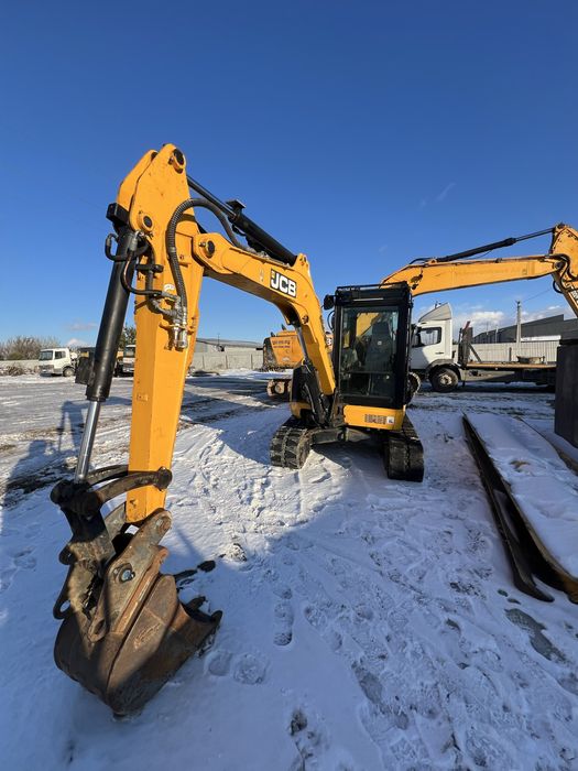 Продається JCB Z-48 Резинова гусениця.