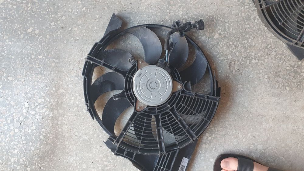 Крильчатка мотор вентилятора охолодження лев і прав Nissan Leaf 11-17