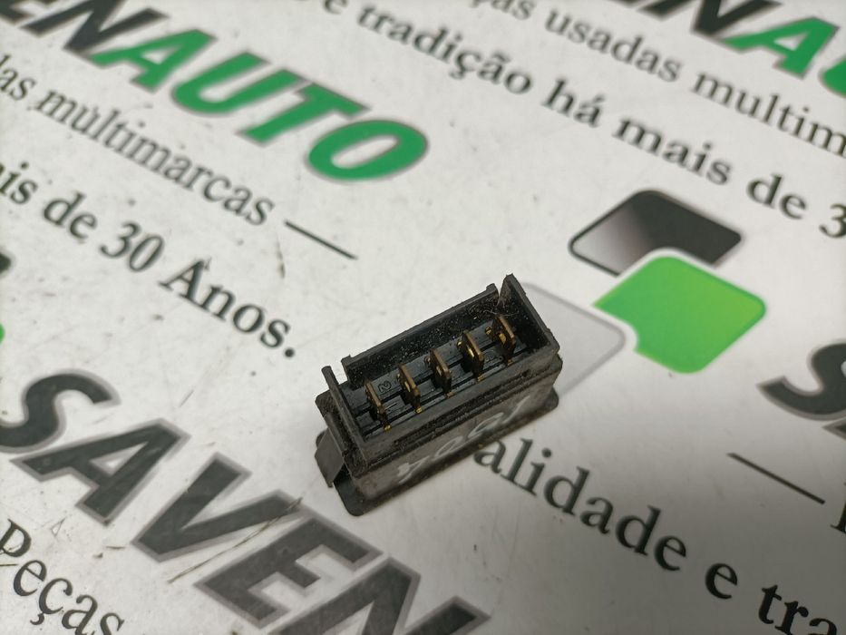Comando / botão / interruptor vidros frente direito SEAT Ibiza II (6K1