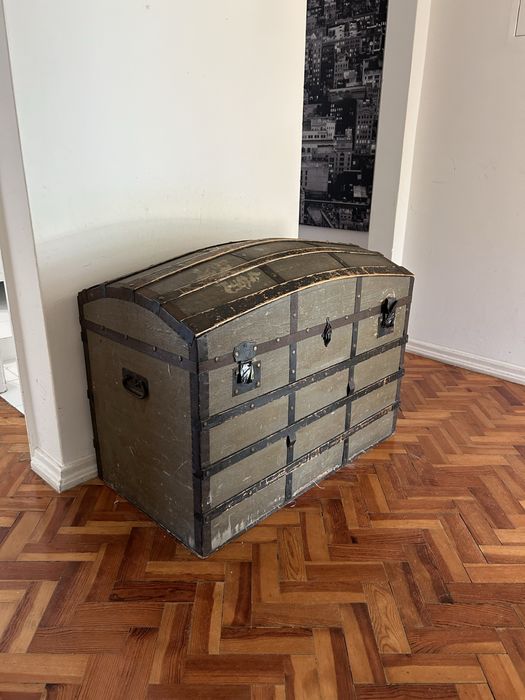 Bau antigo muito bonito