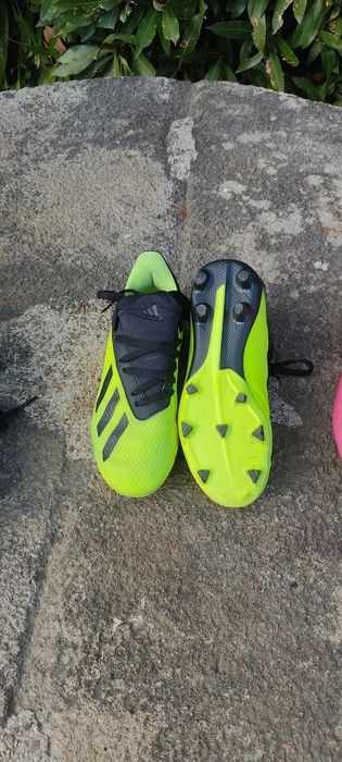 Chuteiras Nike e adidas