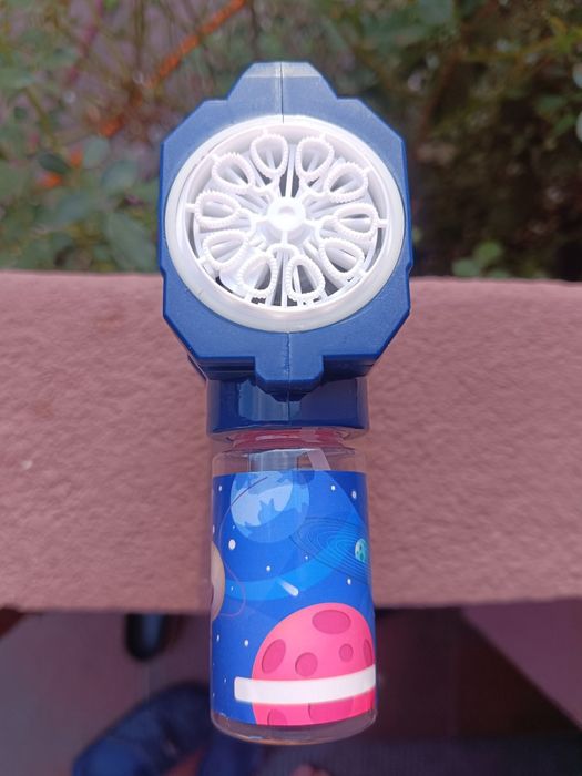 Бульбашковий пістолет (bubble gun)