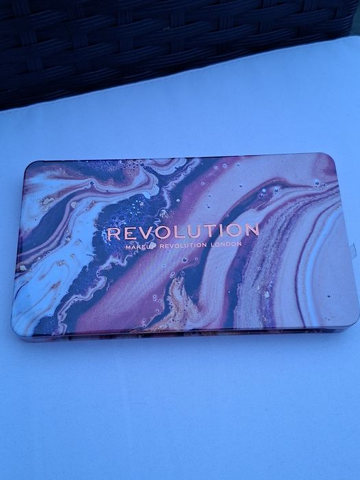 Nowa paletka makeup revolution
