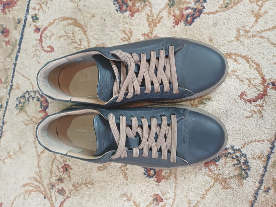 Продам кеди майже нові