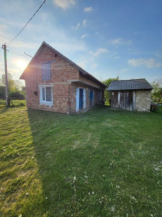 Продаж цегляного будинку с. Керниця