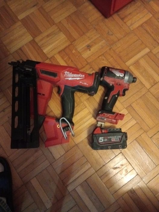 Gwoździarka + zakrętka Milwaukee + bateria sprawne