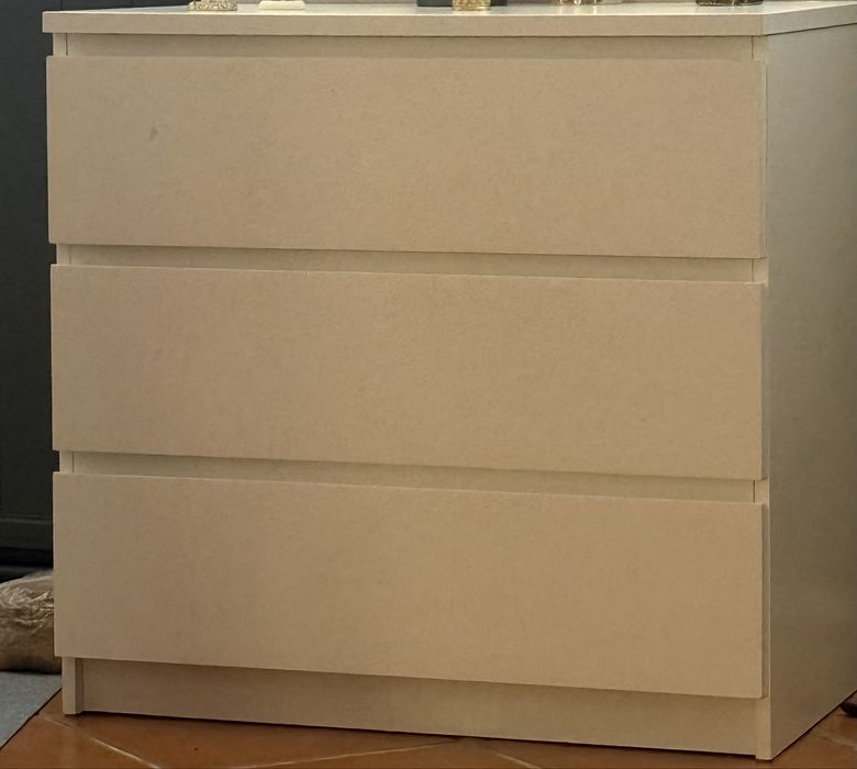 Moveis brancos de 3 gavetoes