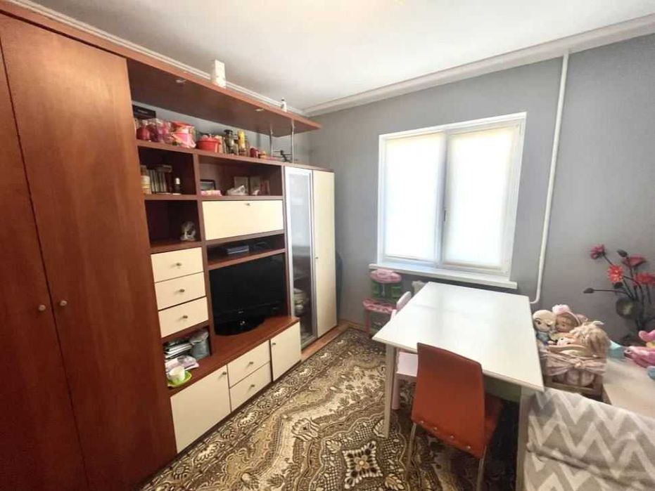 2х кімнатна квартира з Ремонтом на Озерній, 4й поверх, 52м2, Не кутова