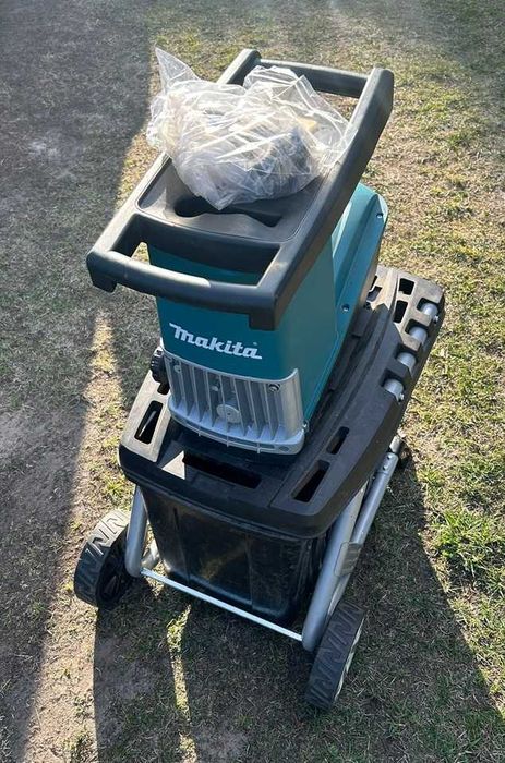 MAKITA rozdrabniacz do gałęzi UD2500 2500W na części