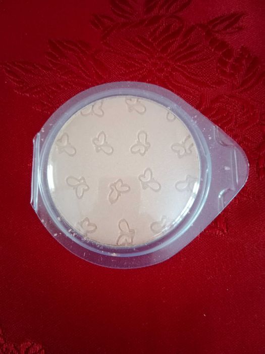 rozświetlacz do twarzy marki Bell, 01