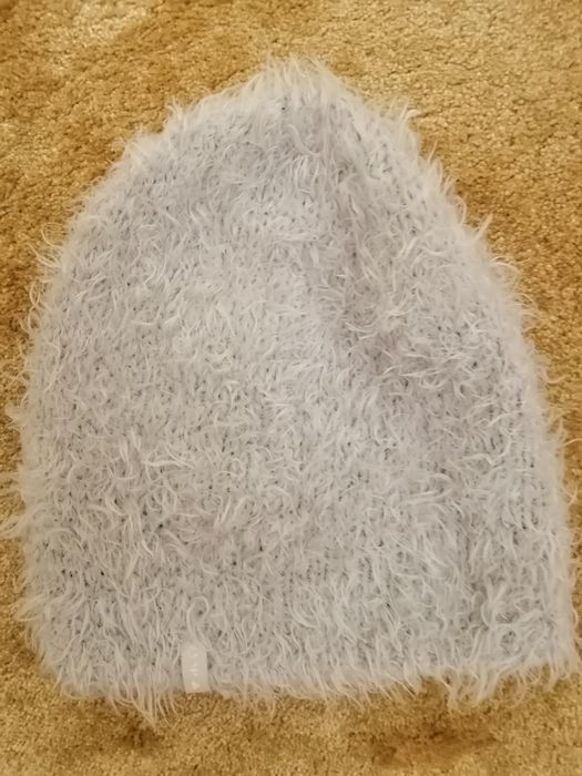 Czapka damska w rozmiarze 38 M