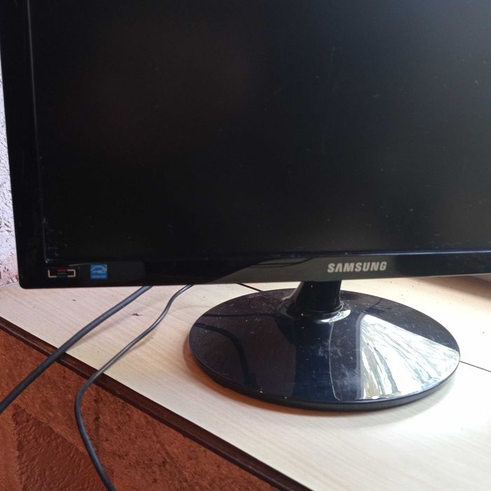 Monitor LED samsung 17'