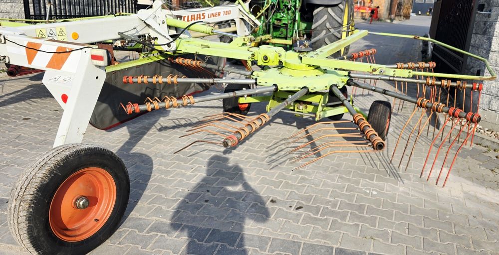 Zgrabiarka 2 karuzelowa Claas Liner 780