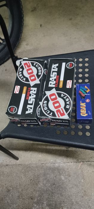 Conjunto para Tabaco. 1 Maquina Qbak e 1 cx e meia de cigarros