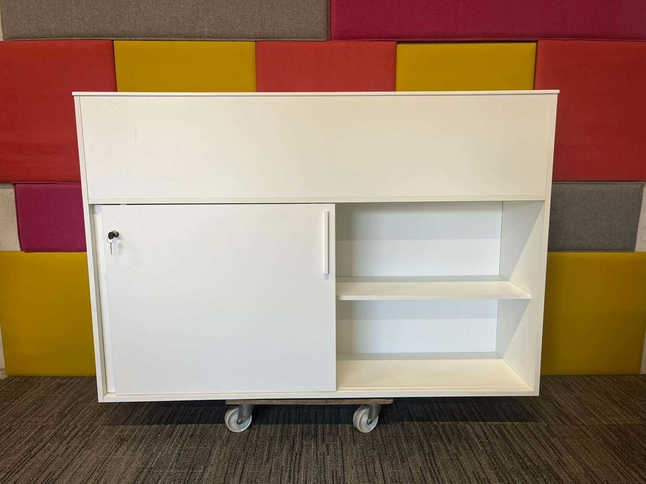 Komoda szafa z miejscem na kwiaty, doniczki do recepcji holu piękna!