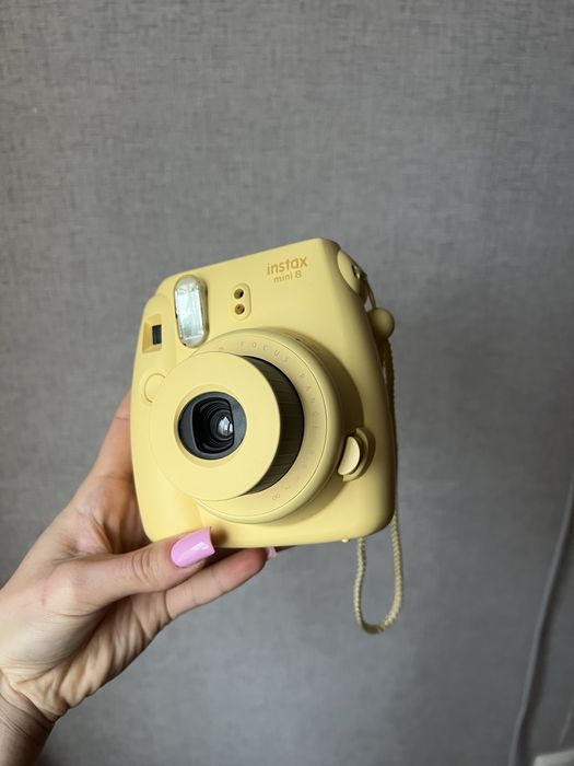 Фотоапарат instax mini 8