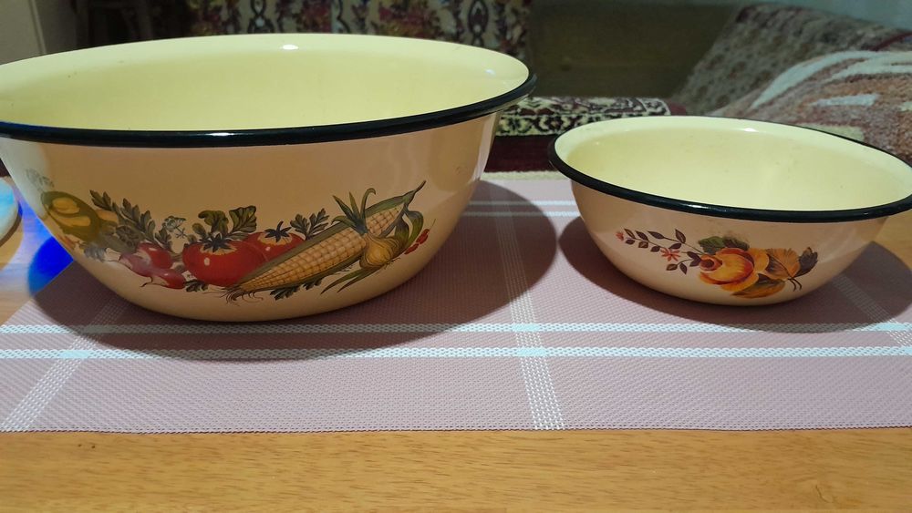 Красивый эмалированный тазик с узором. Новый. Ретро. Д.29×29см. В.12