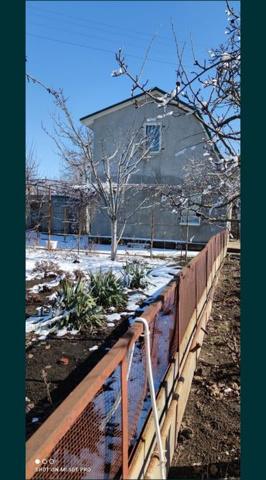 Продається дачний будинок