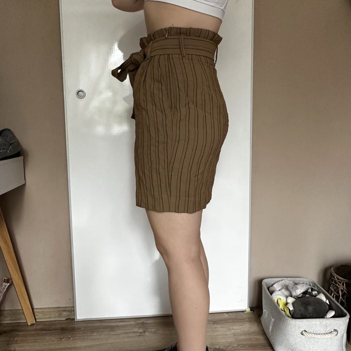 spódniczka z wiązaniem