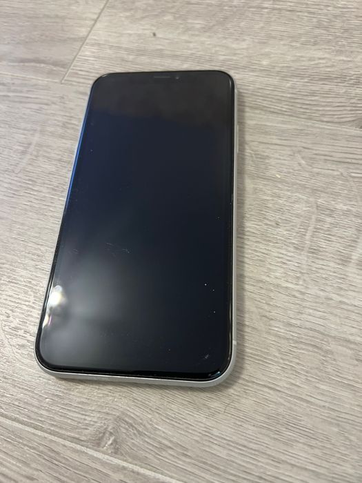 iPhone XR  в гарному стані