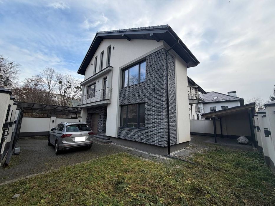 Продаж котеджу (дуплекс) 244 м2 вул. Каховська (Залізничний район), 2 повноцінних поверхи та просторий мансардний поверх з ділянкою