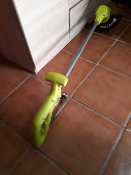 Aparador elétrico  RYOBI 350W 25CM