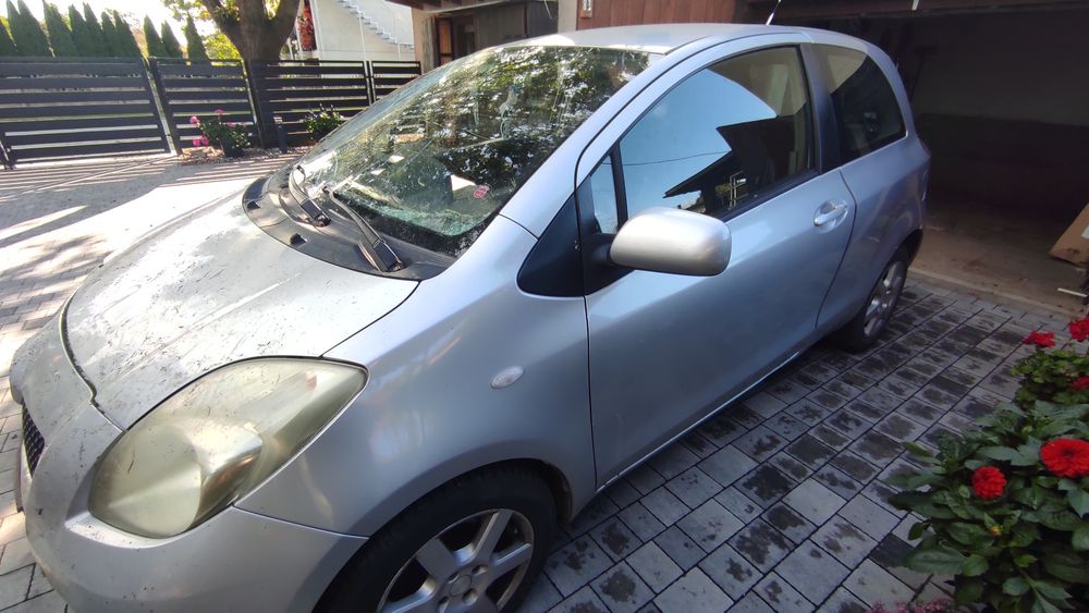 Toyota Yaris w całości