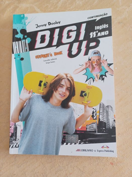 Manual - DIGI UP - inglês -  11.º ANO