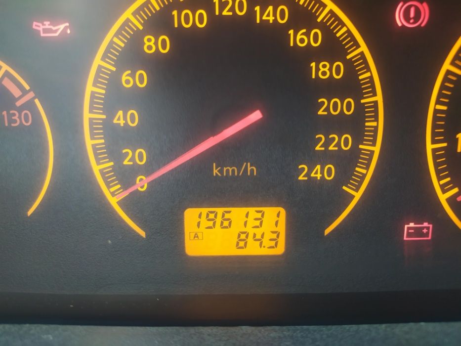 Nissan Primera P12
