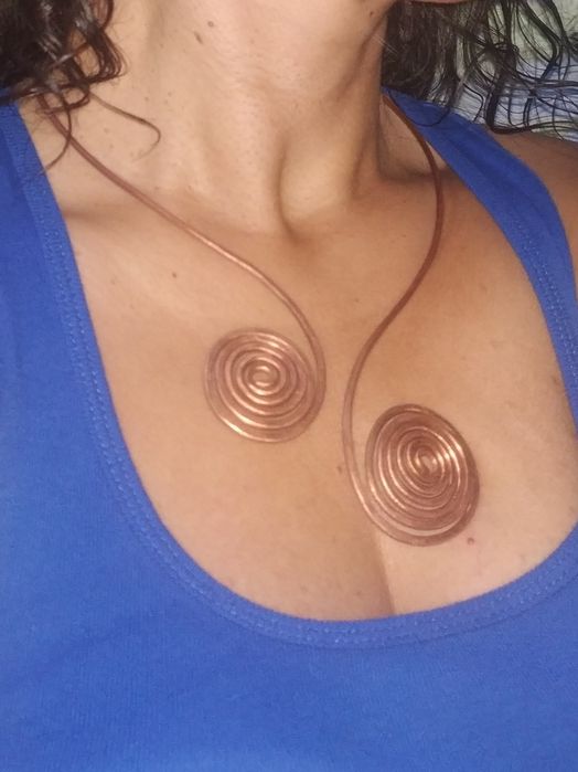 Colar artesanal em cobre