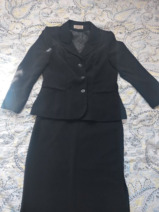 Ładny czarny komplet damski r.44+bluzkę