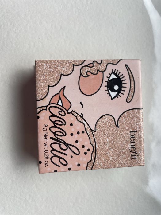 Benefit rozświetlacz Cookie