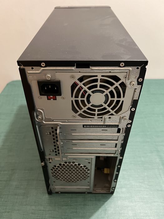 Caixa pc de escritório + fonte + leitor de discos