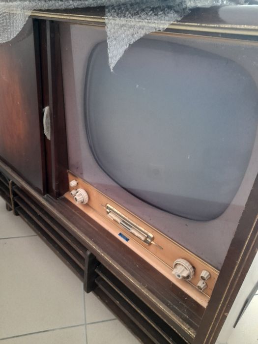 Movel tv, radio e gira discos Nordmende