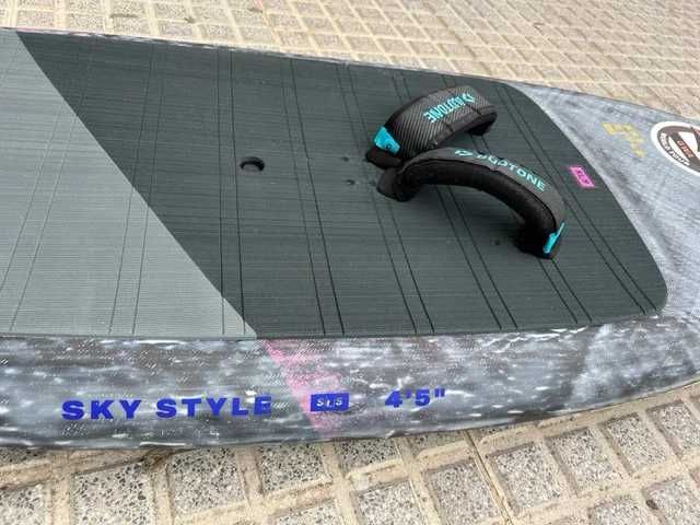 Prancha Duotone SkyStyle 4'5 Slalom Race wingfoil
