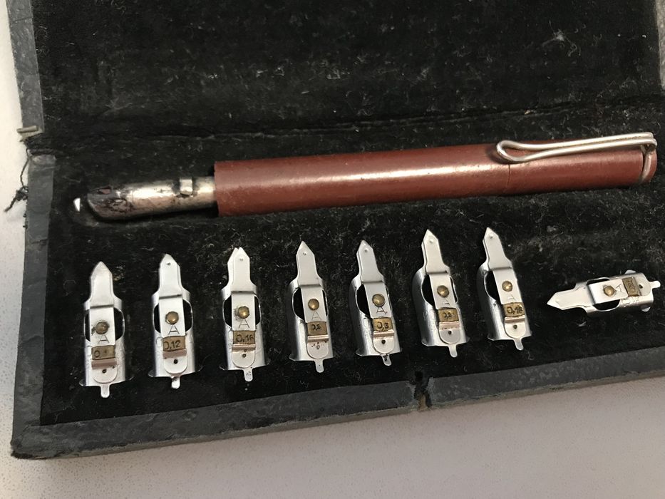 Stary zestaw do kaligrafii , rapidograf